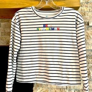 Girl’s like new long sleeve shirt